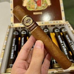 Romeo Y Julieta RESERVE Titan