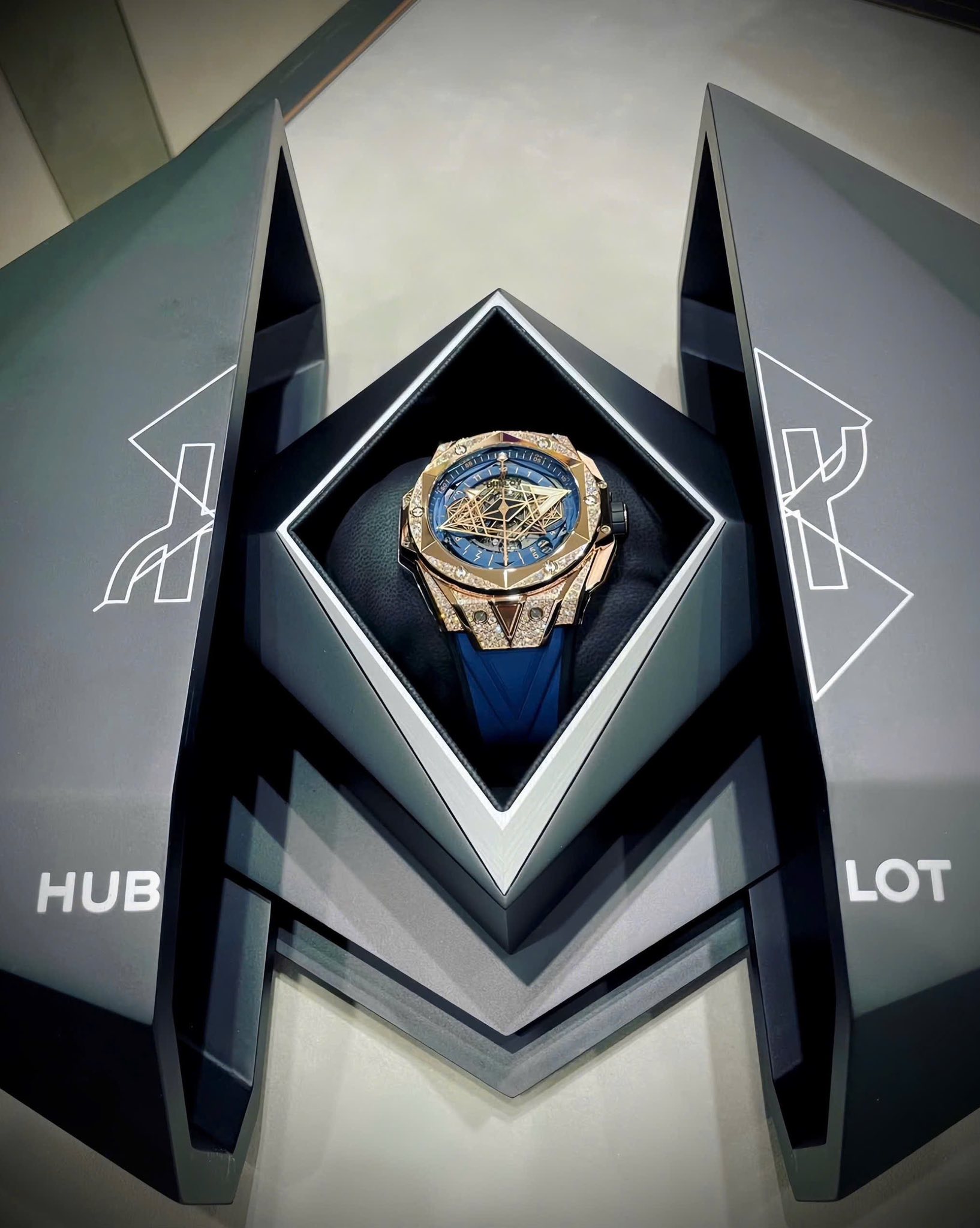 Hublot Sang Bleu Gold Diamond Blue.285185.45mm - Ảnh 3
