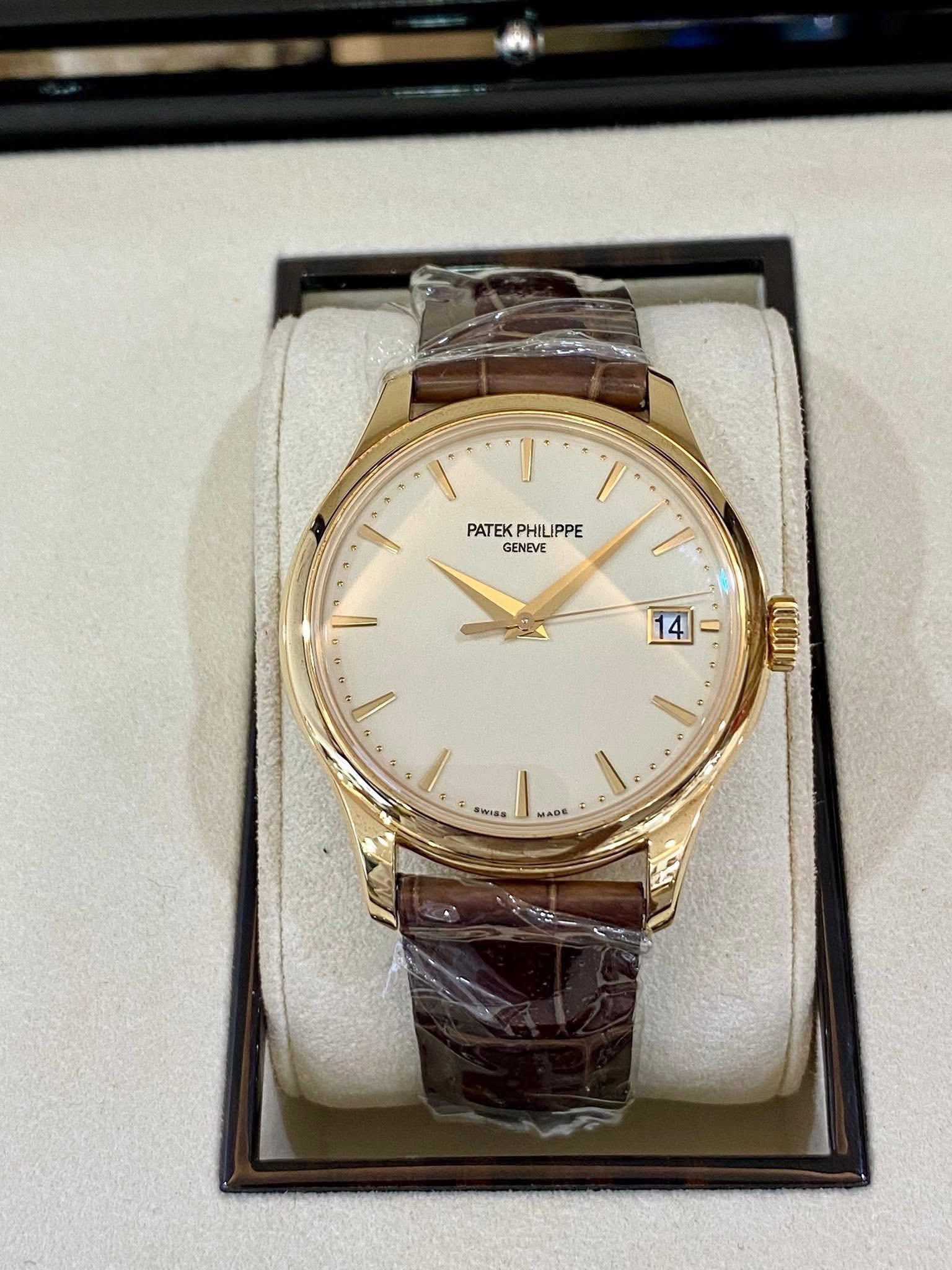 Patek Philippe Calatrava 5227R.001.590872 - Ảnh 3