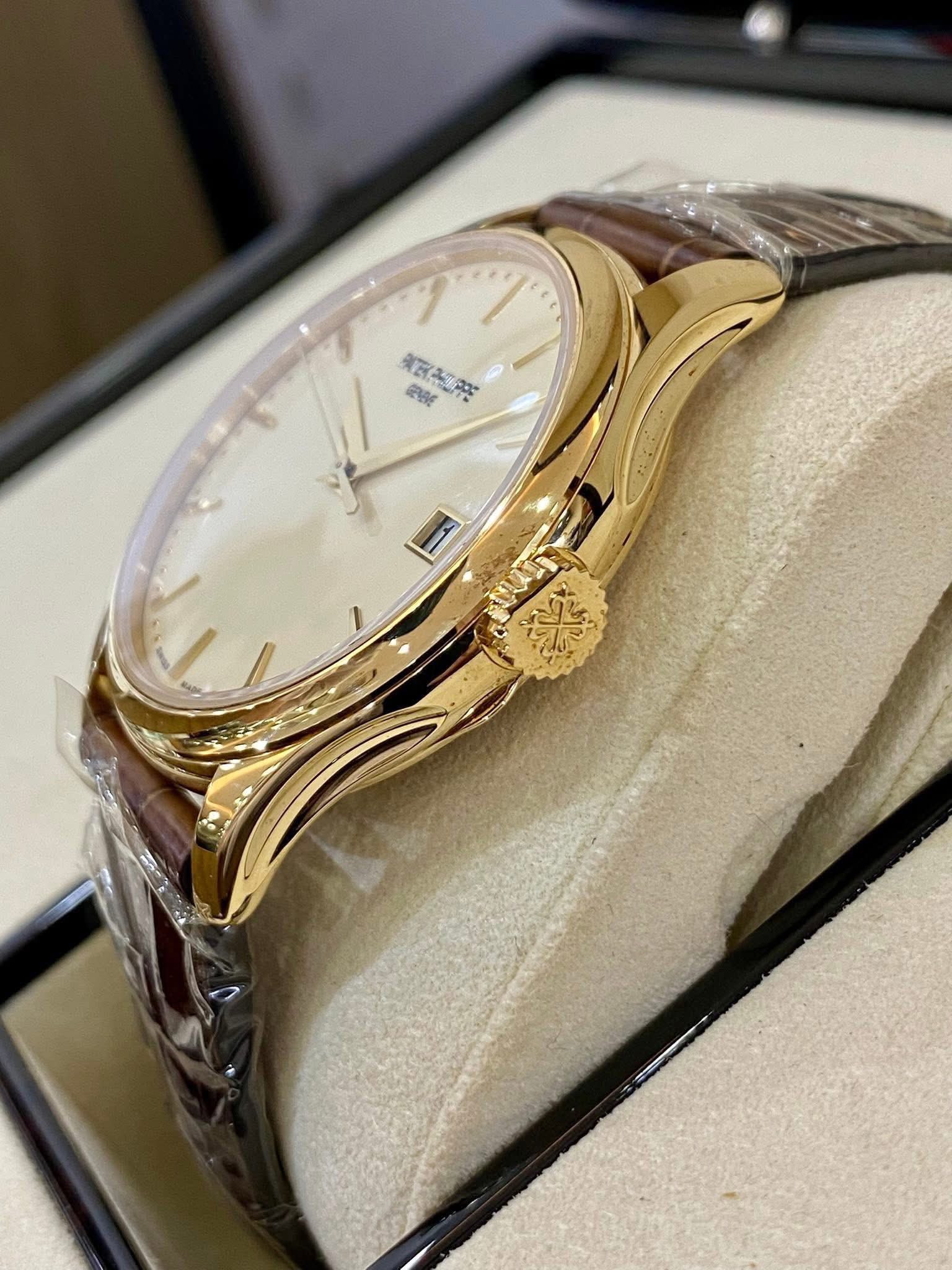 Patek Philippe Calatrava 5227R.001.590872 - Ảnh 5