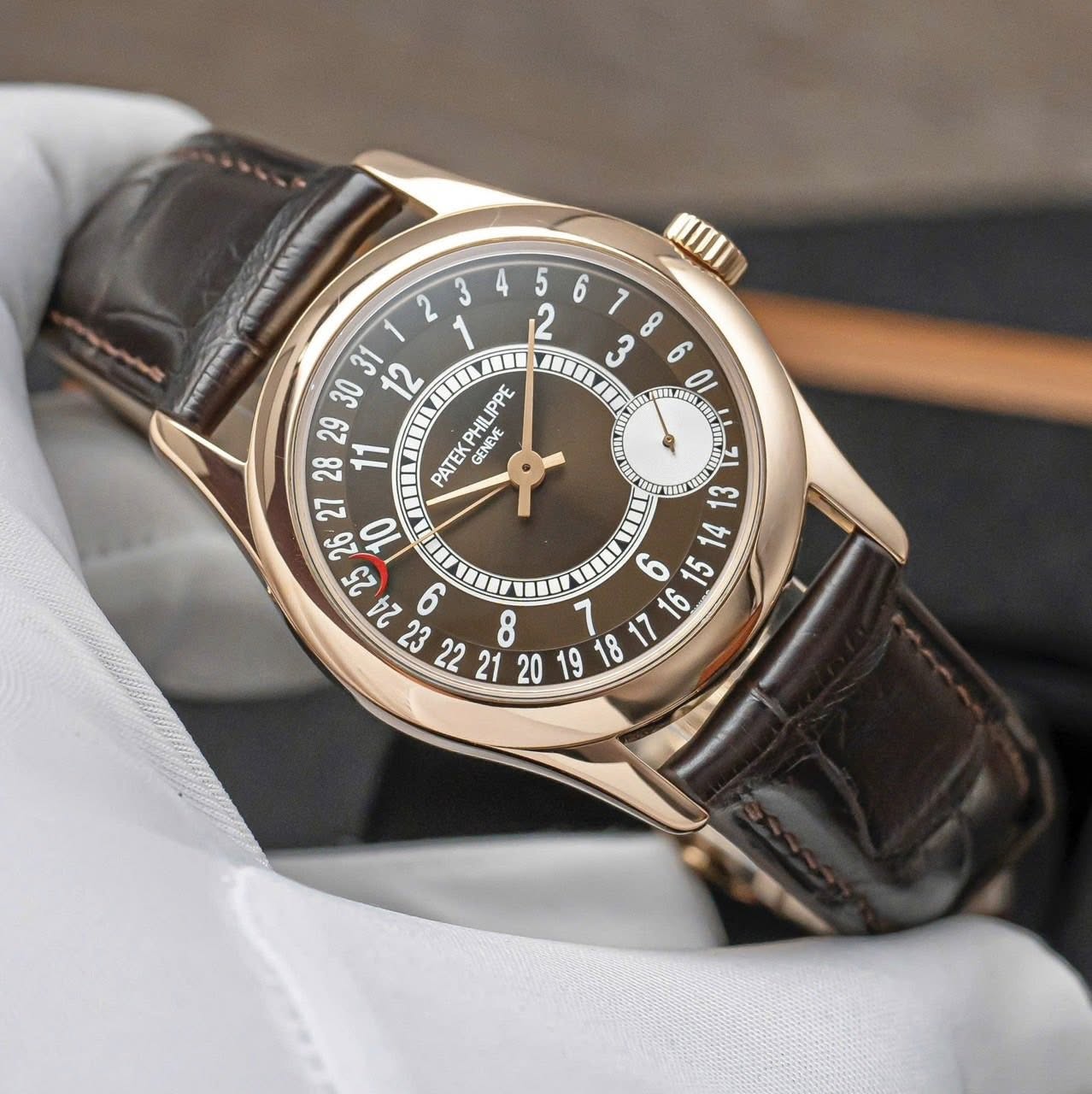 Patek Philippe Calatrava 6000R-001 547081 Chocolate Dial - Ảnh 4