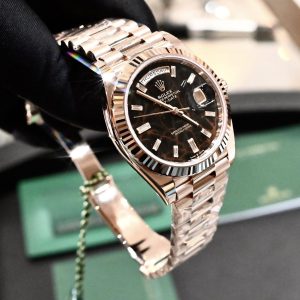 Rolex Day-Date 40 – 228235.124309 Eisenkiesel Dial