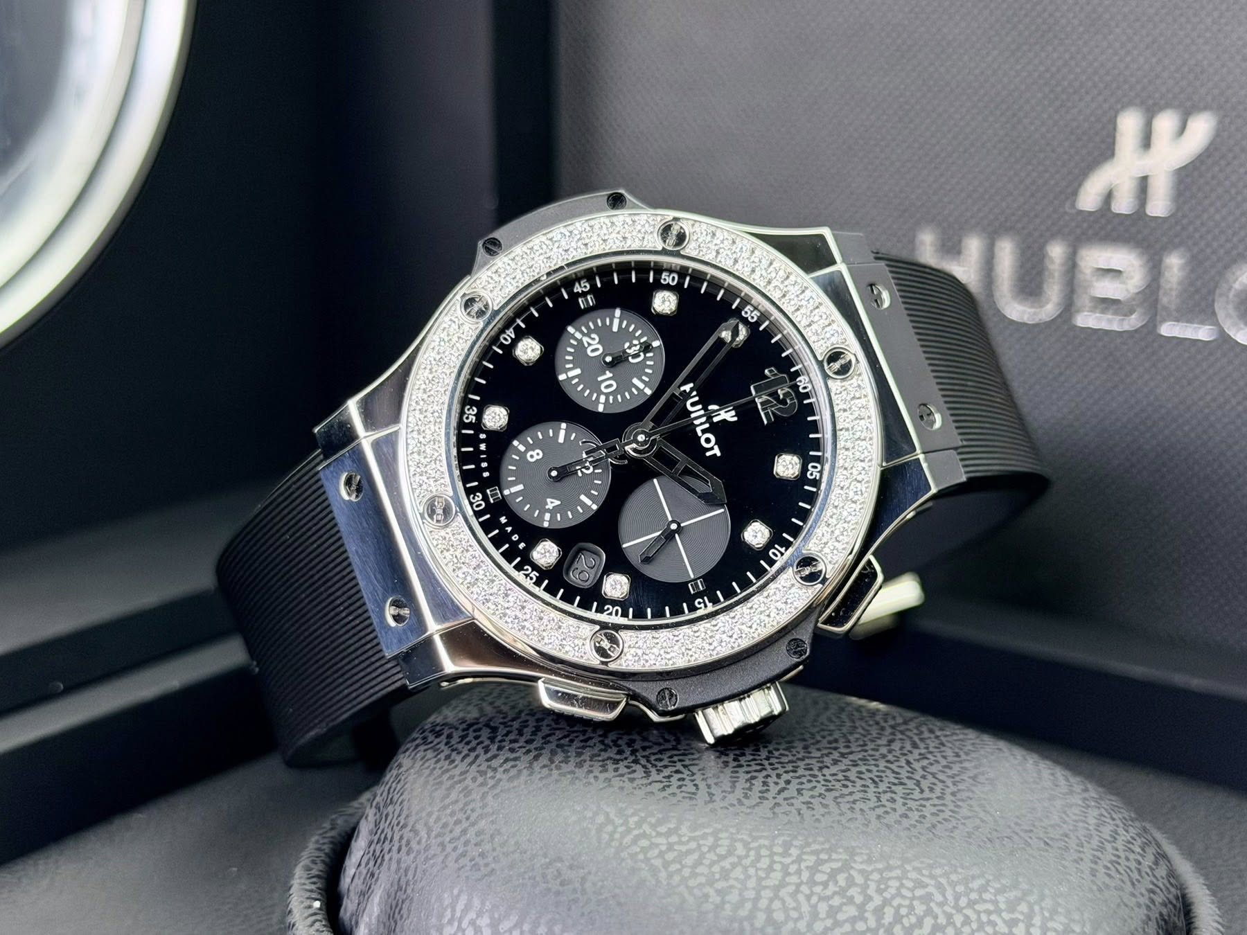 Hublot Big Bang Shiny Titanium Diamonds