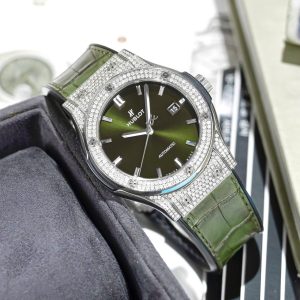 Hublot Classic Fusion Green Dial 42mm Full Kim Pavé.662173