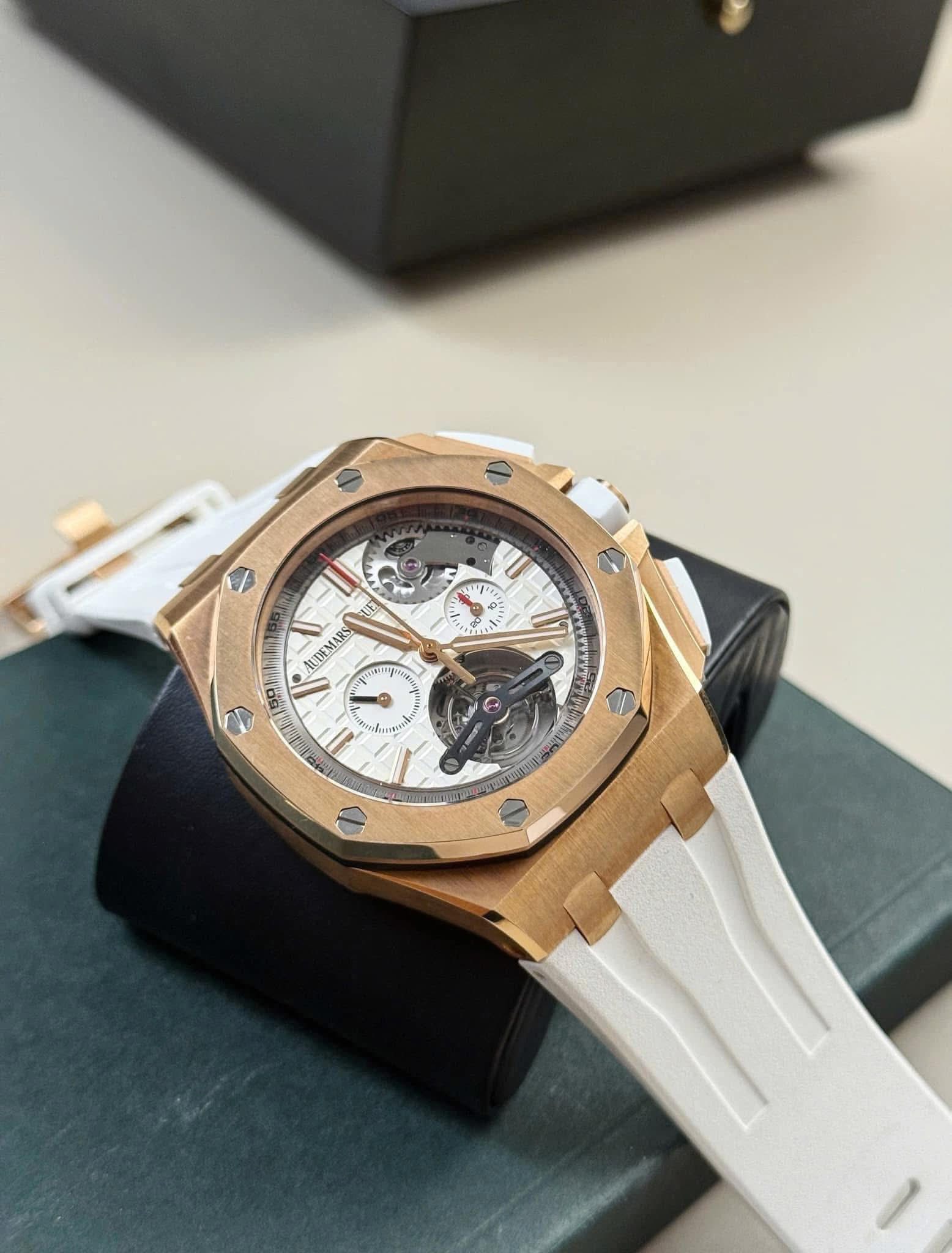 AP Royal Oak Offshore Tourbillon 26540OR.OO.A010CA.01.197891 - Ảnh 4
