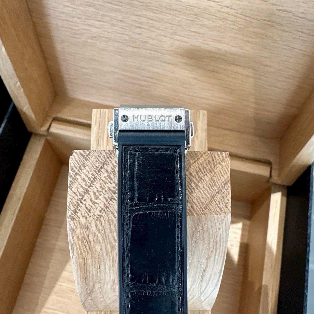 Hublot Classic Fusion 38mm Full Diamonds.238457 - Ảnh 2