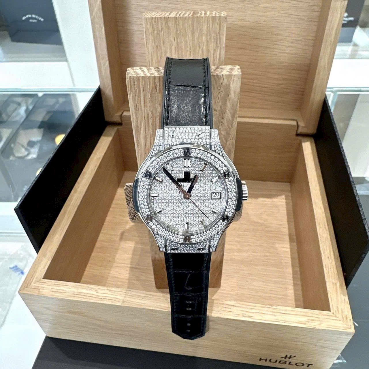 Hublot Classic Fusion 38mm Full Diamonds.238457 - Ảnh 3