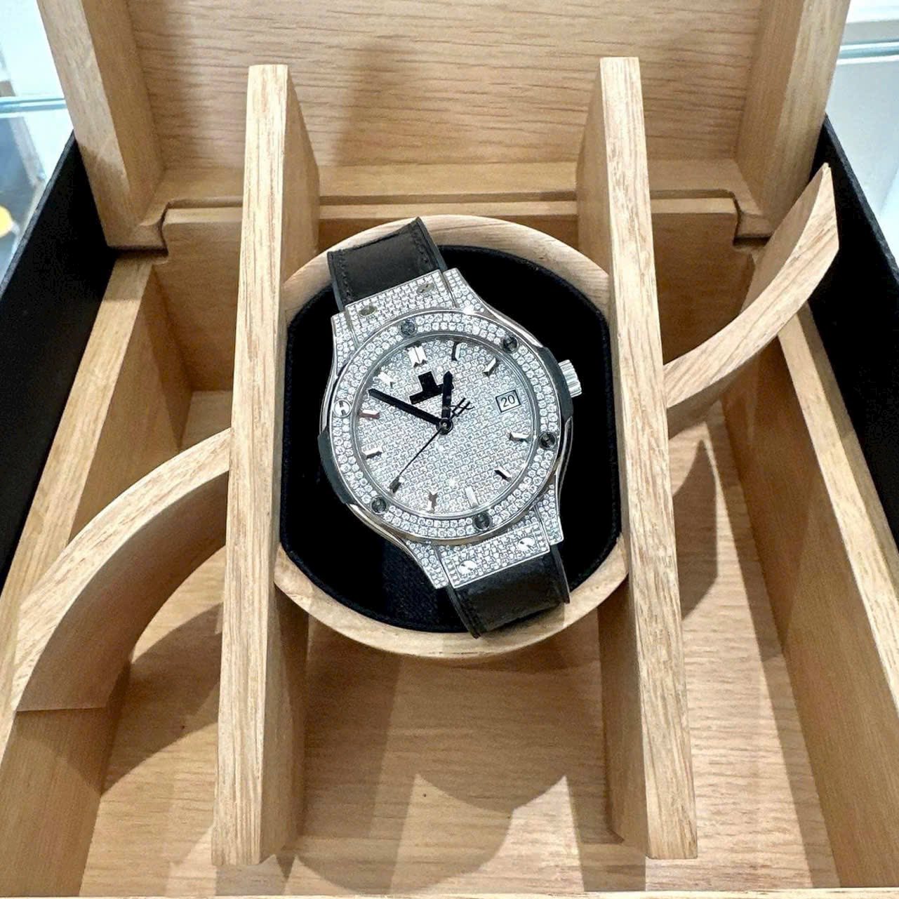 Hublot Classic Fusion 38mm Full Diamonds.238457 - Ảnh 4