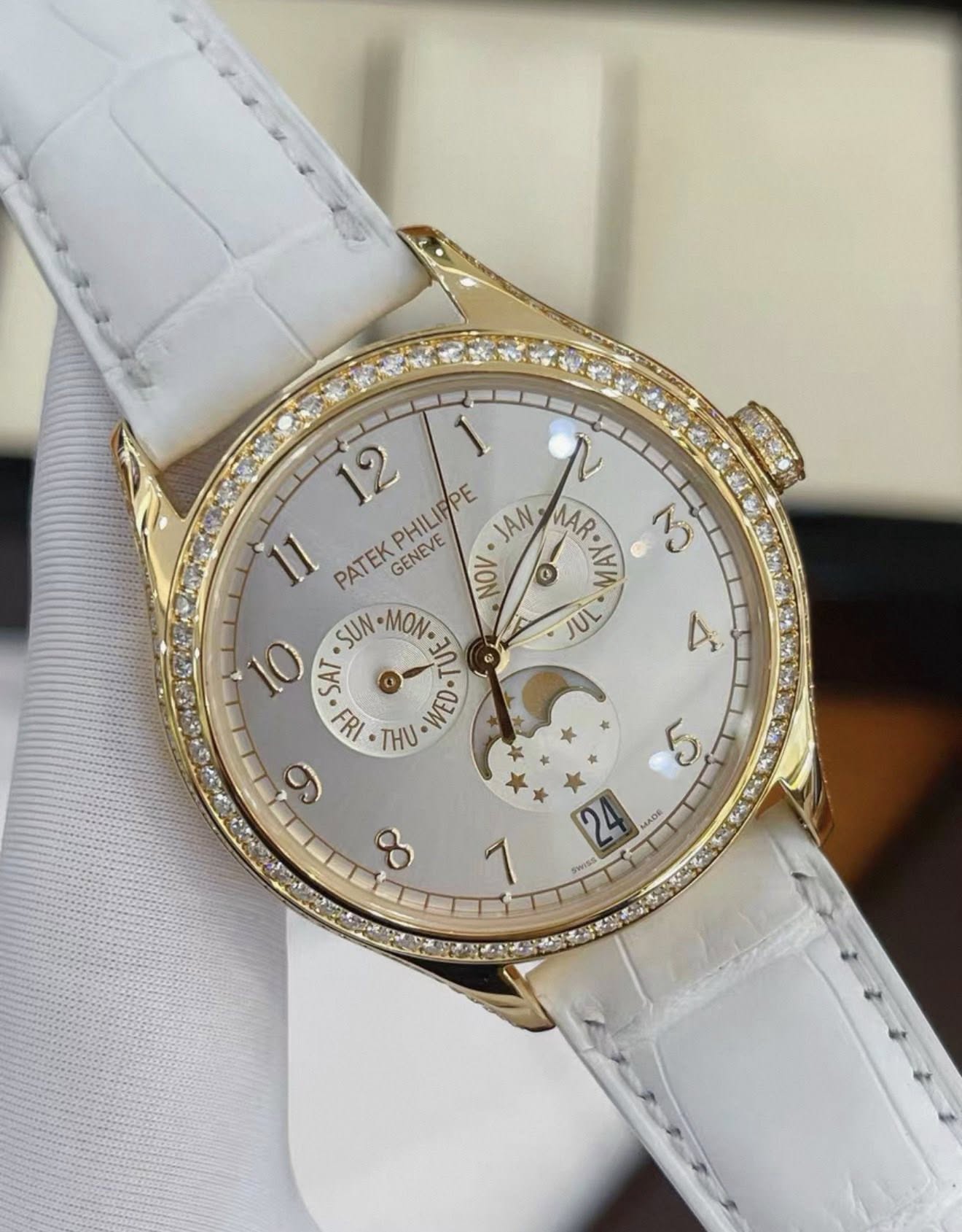 Patek Philippe Complications 4947R – 38mm