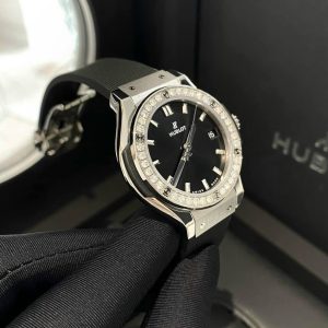 Hublot Classic Fusion Black Bezel Diamonds 33mm Rubber.562377