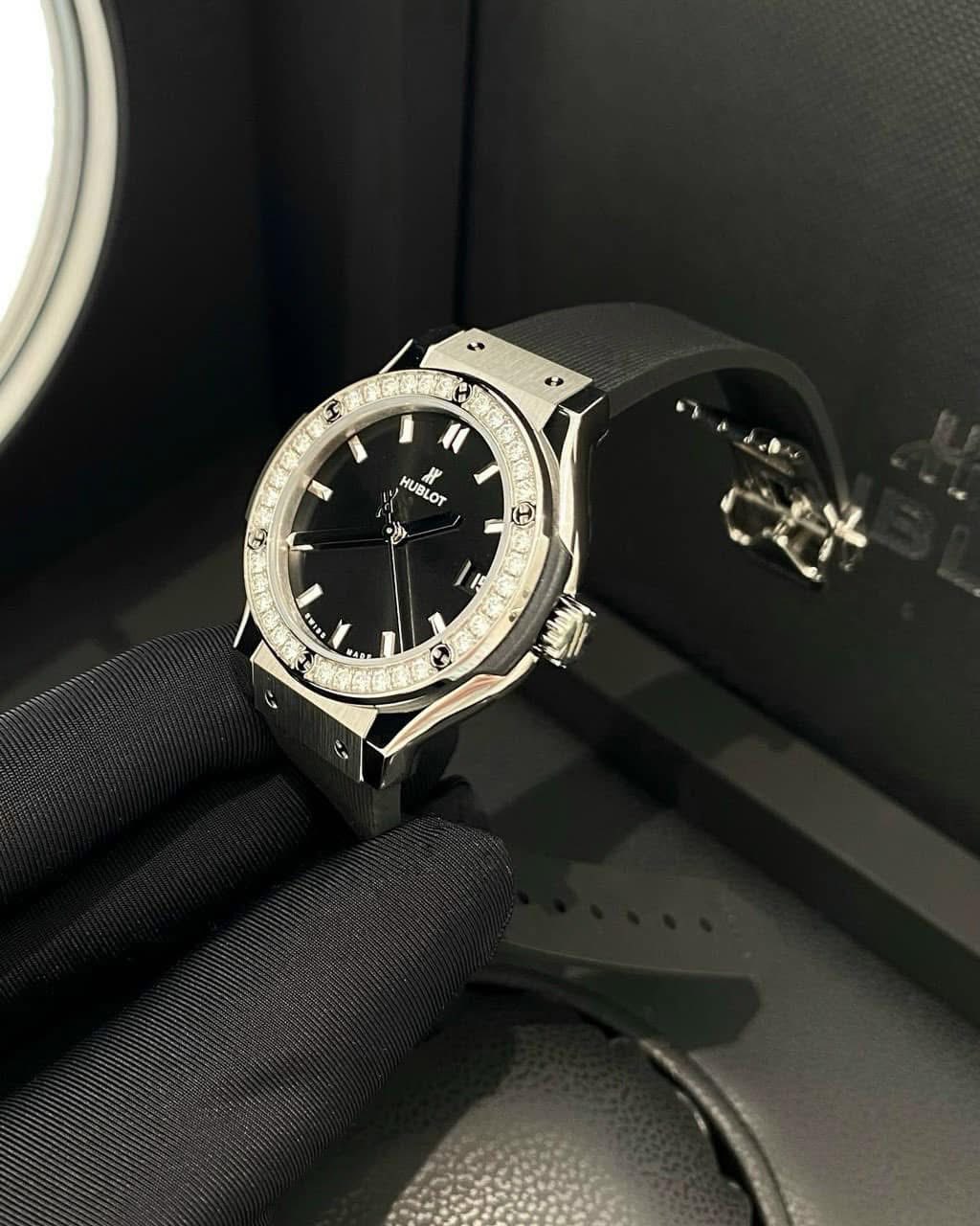 Hublot Classic Fusion Black Bezel Diamonds 33mm Rubber.562377 - Ảnh 4