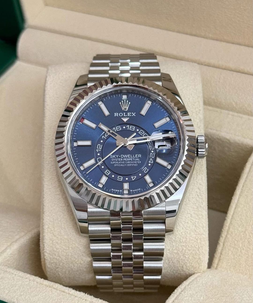 Rolex Sky-Dweller 336934.856781 Mặt Số Xanh