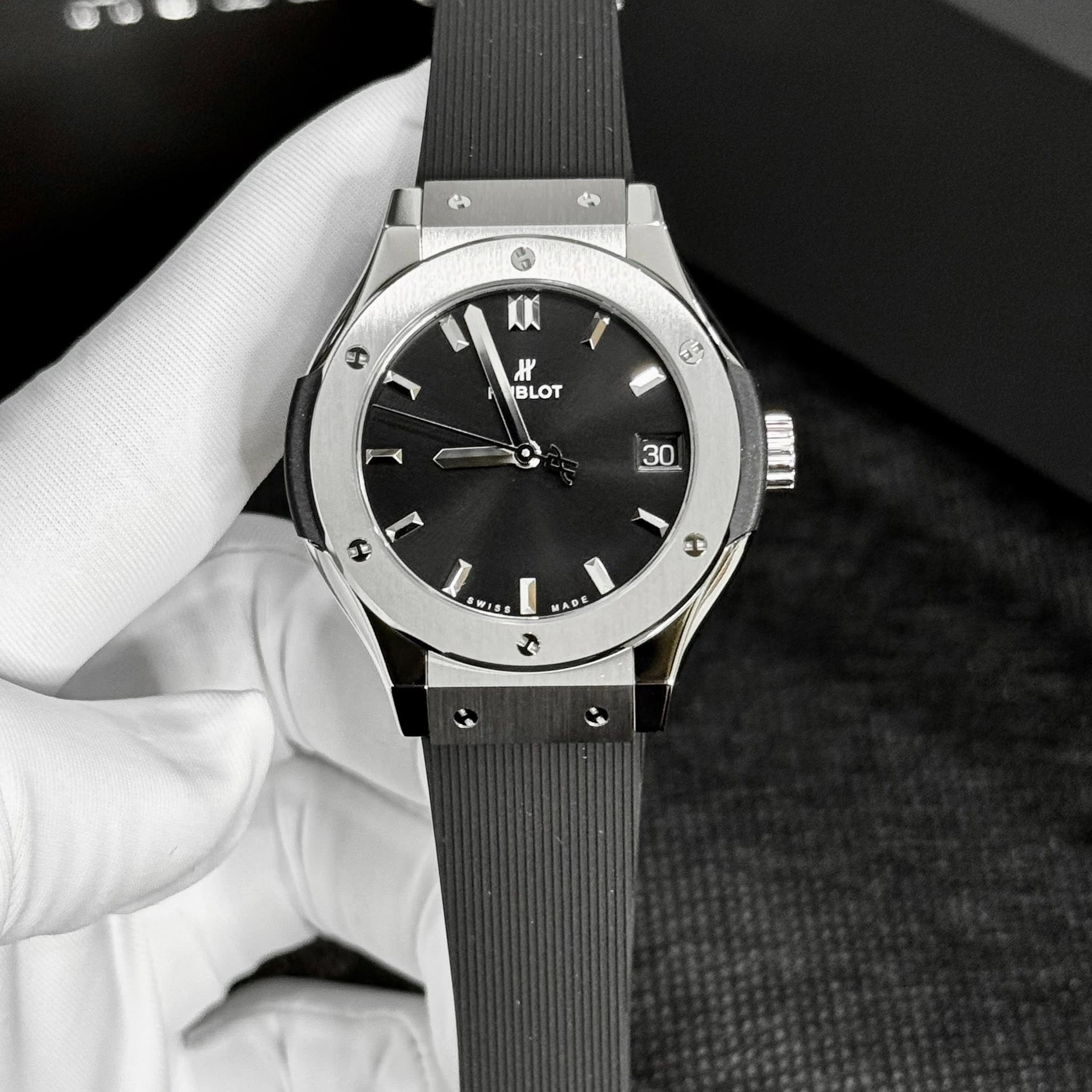 Hublot Classic Fusion Titanium Black Rubber 33mm - Ảnh 2