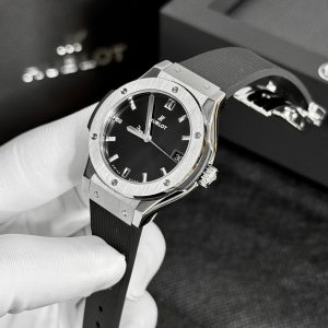 Hublot Classic Fusion Titanium Black Rubber 33mm