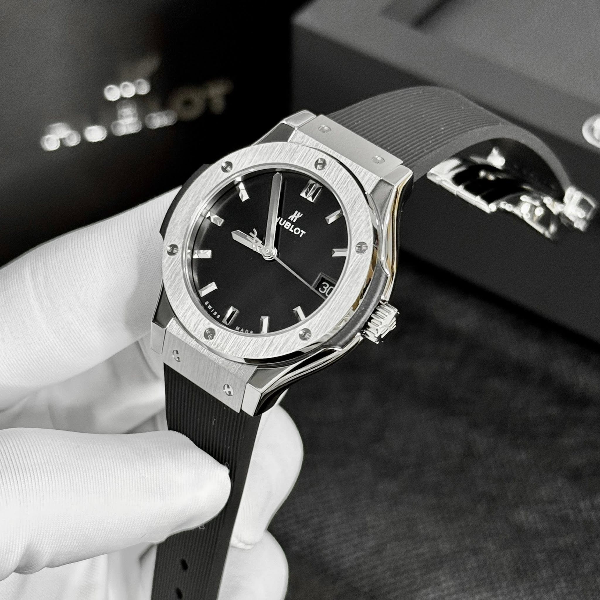 Hublot Classic Fusion Titanium Black Rubber 33mm