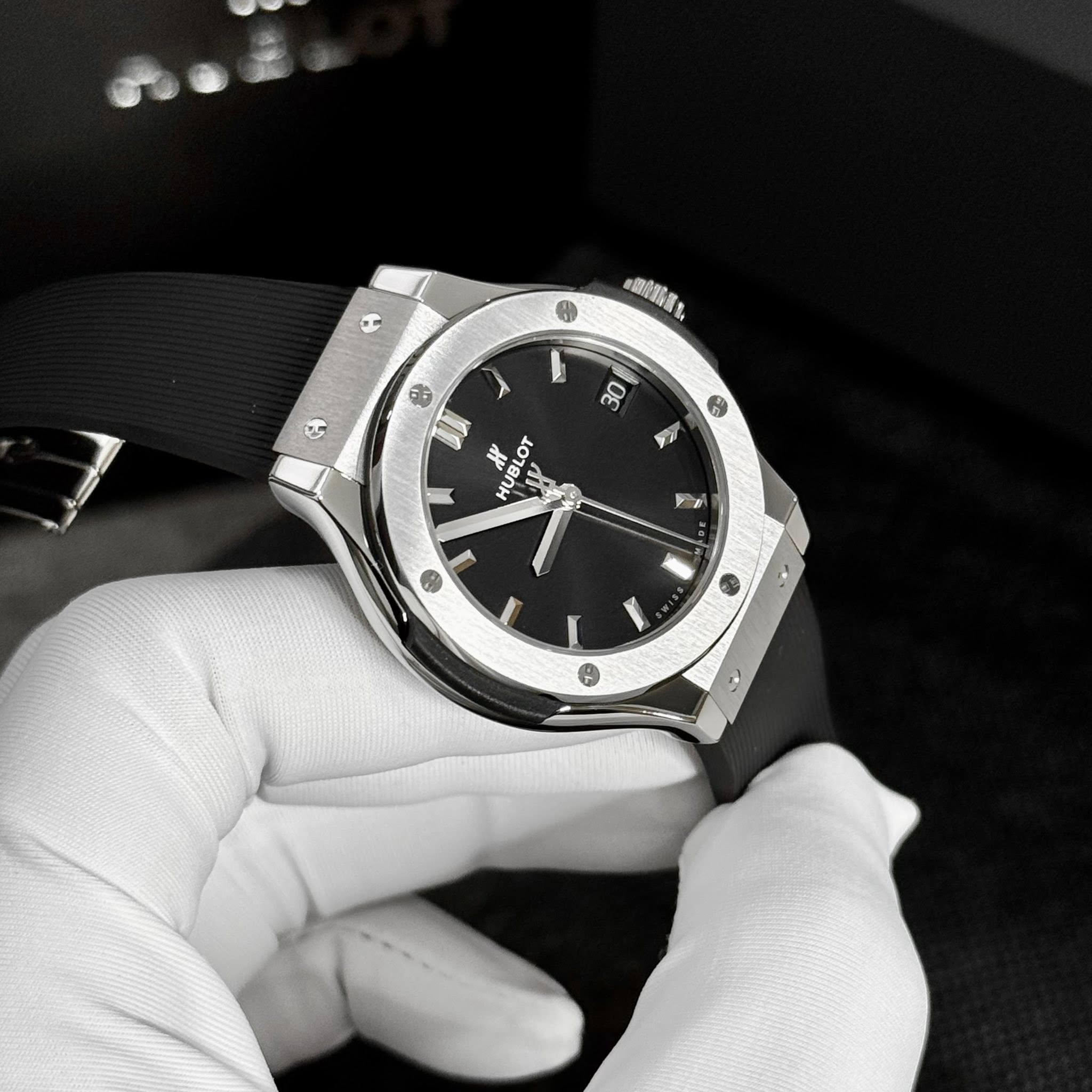 Hublot Classic Fusion Titanium Black Rubber 33mm - Ảnh 4