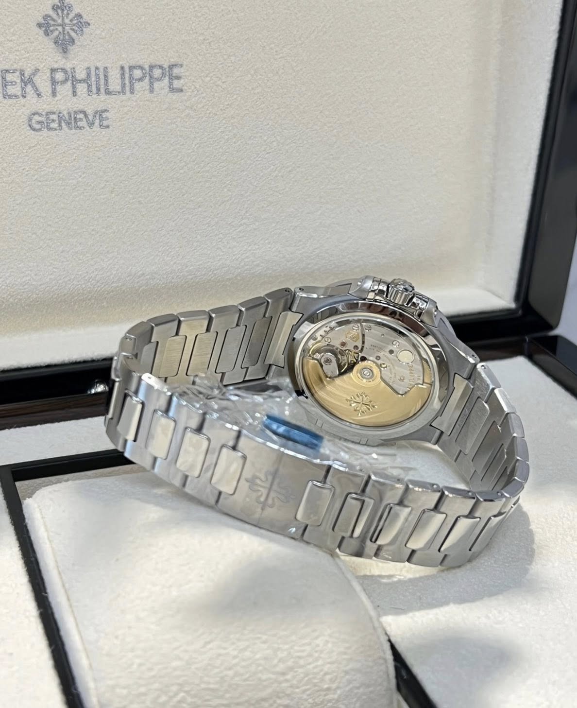 Patek Philippe Lady Nautilus 7118/1200A-001 - Ảnh 4