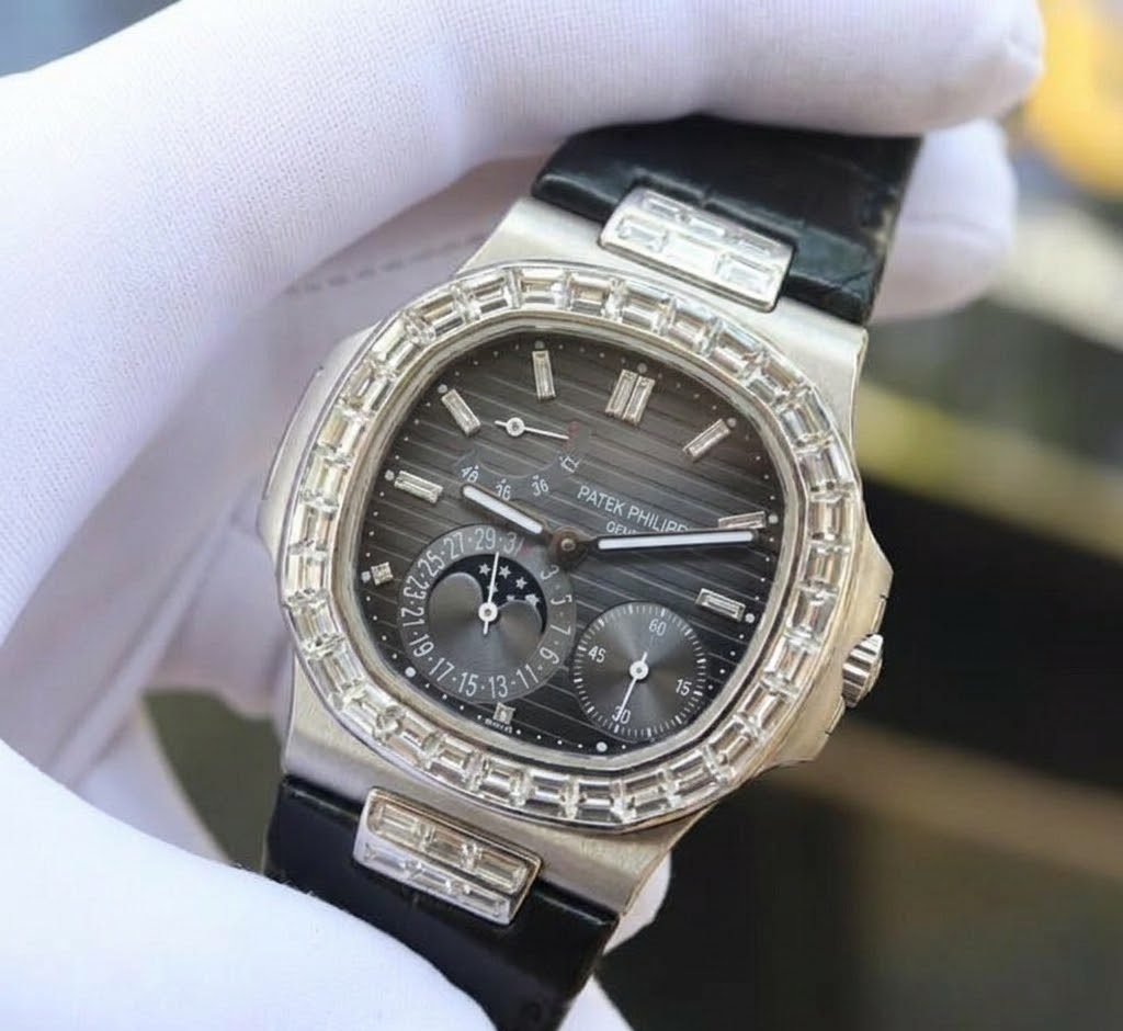 Patek Philippe Nautilus 5724G-001-970024 - Ảnh 5